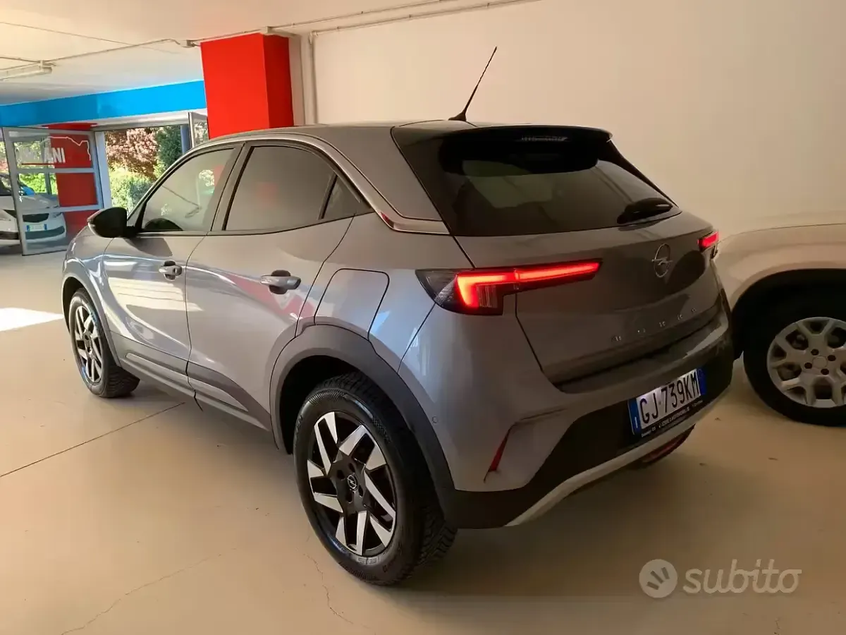 Usata Opel Mokka Elegance 101 CV (74 kW) 2022 Grigio SUV