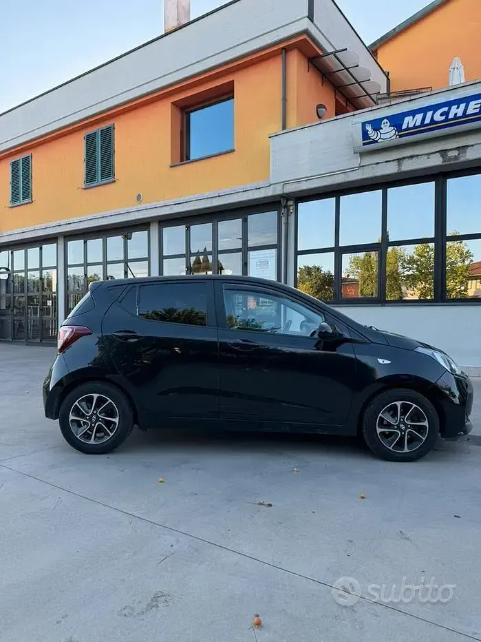 Usata Hyundai i10 67 CV (49 kW) 2020 Nero Utilitaria