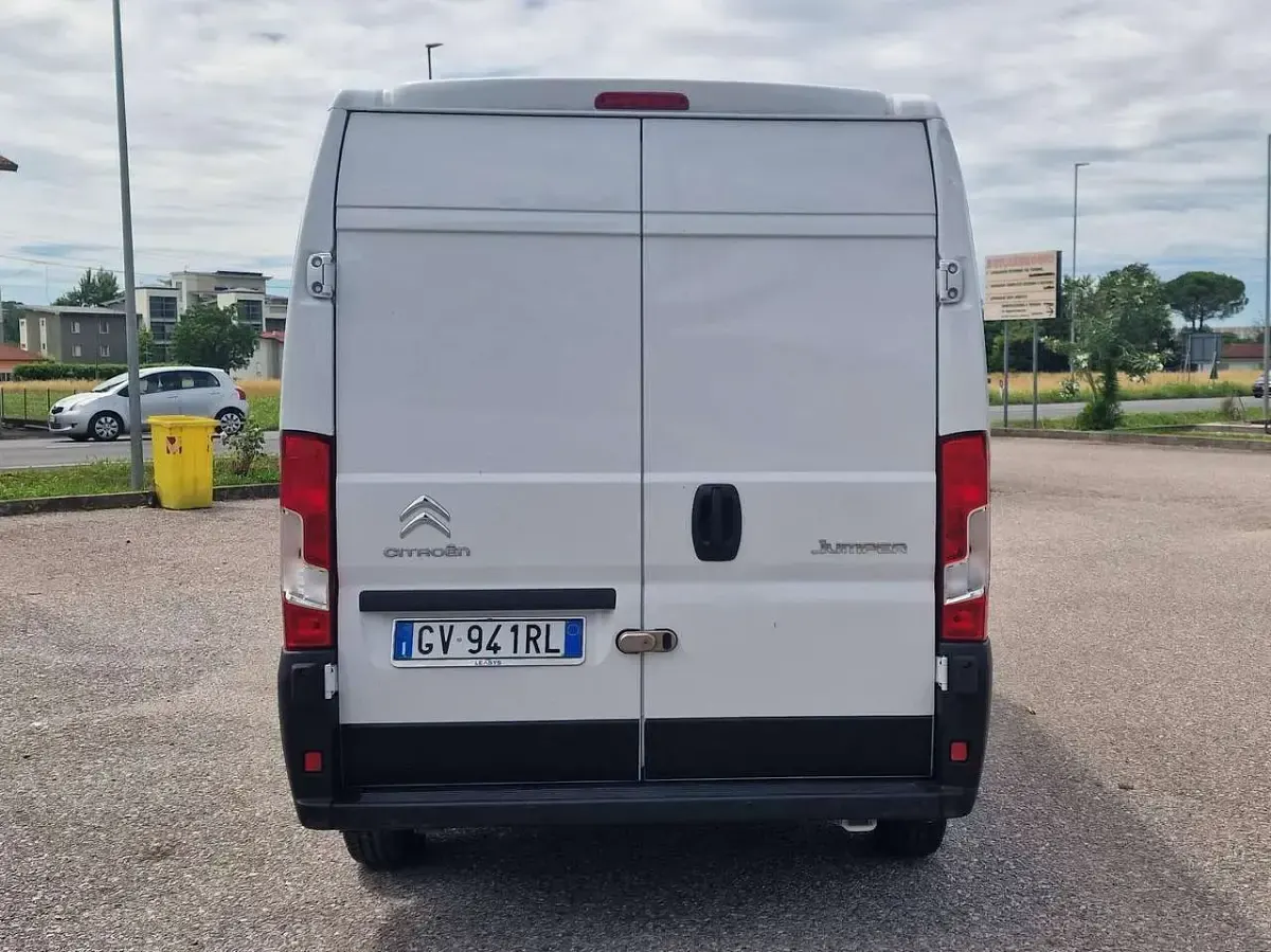 Usata Citroën Jumper 140 CV (102 kW) 2024 Bianco Monovolume