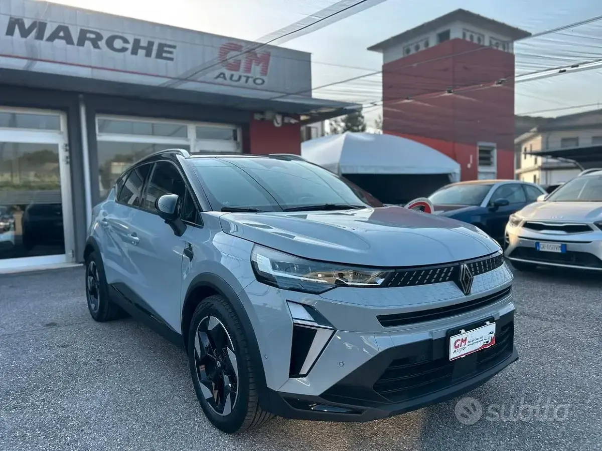 Usata Renault Captur 101 CV (74 kW) 2025 Grigio SUV
