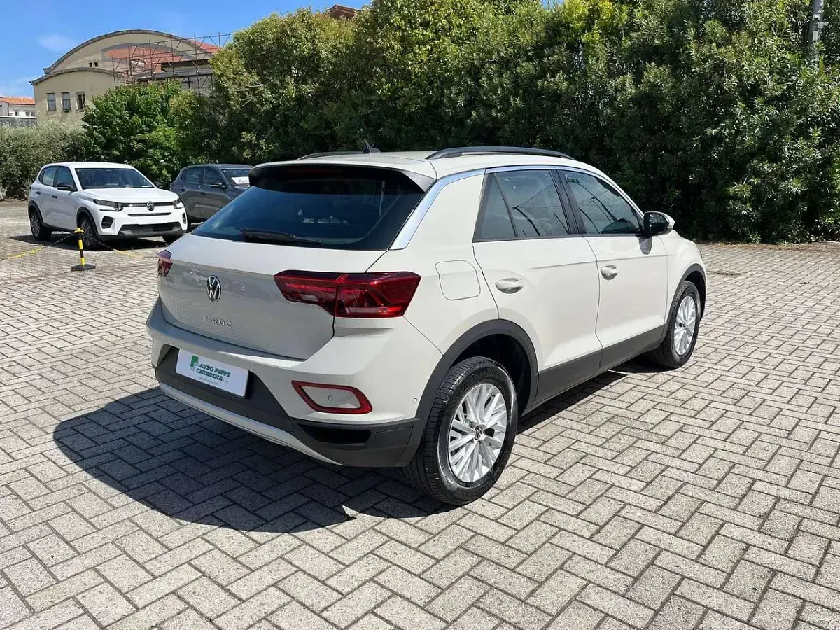 Usata VW T-Roc Life 110 CV (80 kW) 2022 Ascot grey SUV
