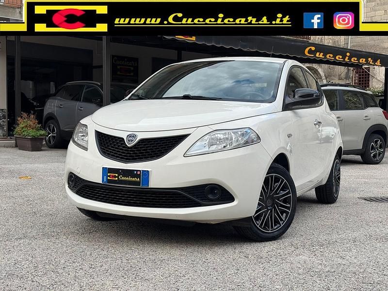 Usata Lancia Ypsilon Gold 70 CV (51 kW) 2018 Bianco Utilitaria