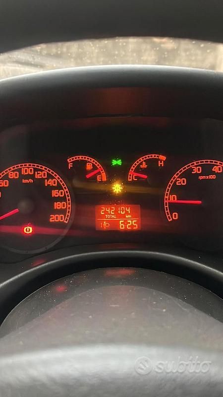 Usata Fiat Punto 2007 Blu Berlina