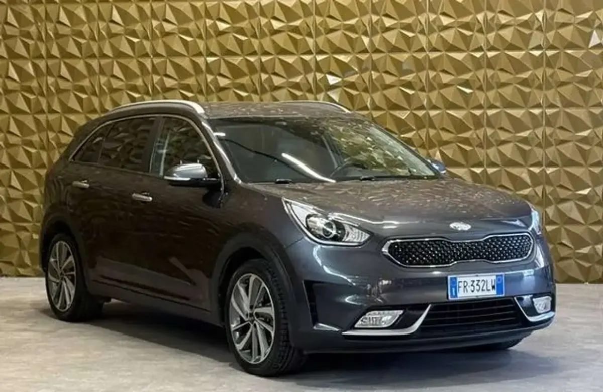 Usata Kia Niro 105 CV (77 kW) 2018 Grigio SUV