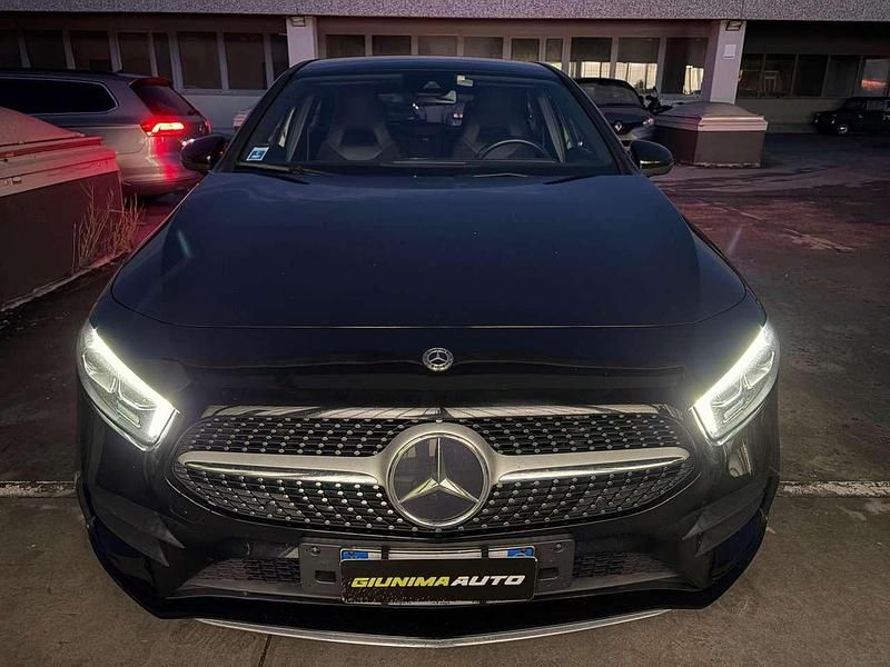 Gebraucht Mercedes A180 Premium 136 PS (100 kW) 2020 Schwarz Limousine