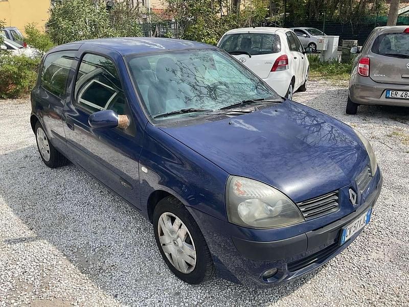 Usata Renault Clio II Authentique 65 CV (47 kW) 2004 Other Berlina