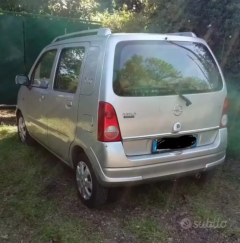 Usata Opel Agila 75 CV (55 kW) 2003 Grigio Monovolume