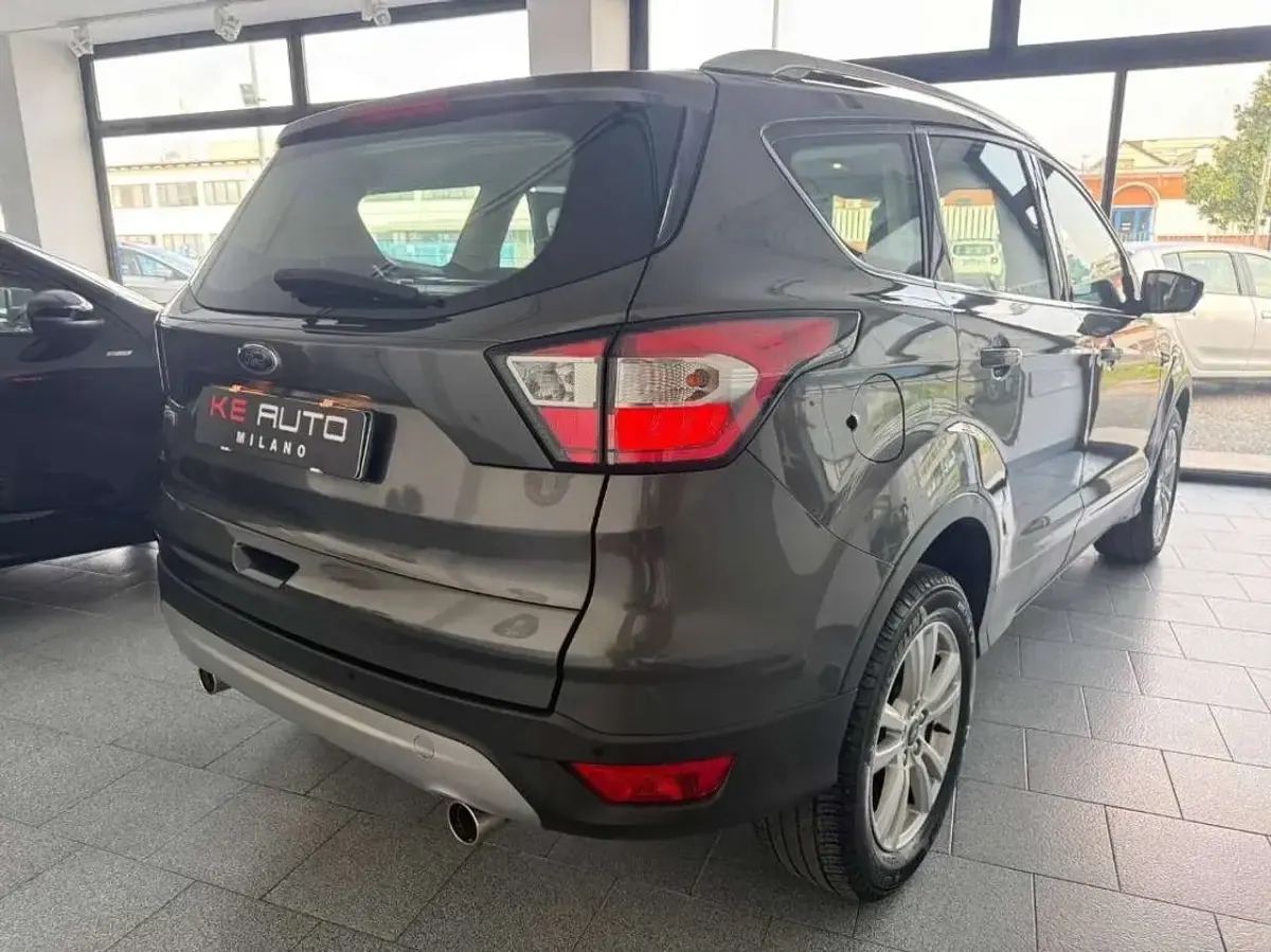 Usata Ford Kuga S 120 CV (88 kW) 2019 Magnetic grey SUV