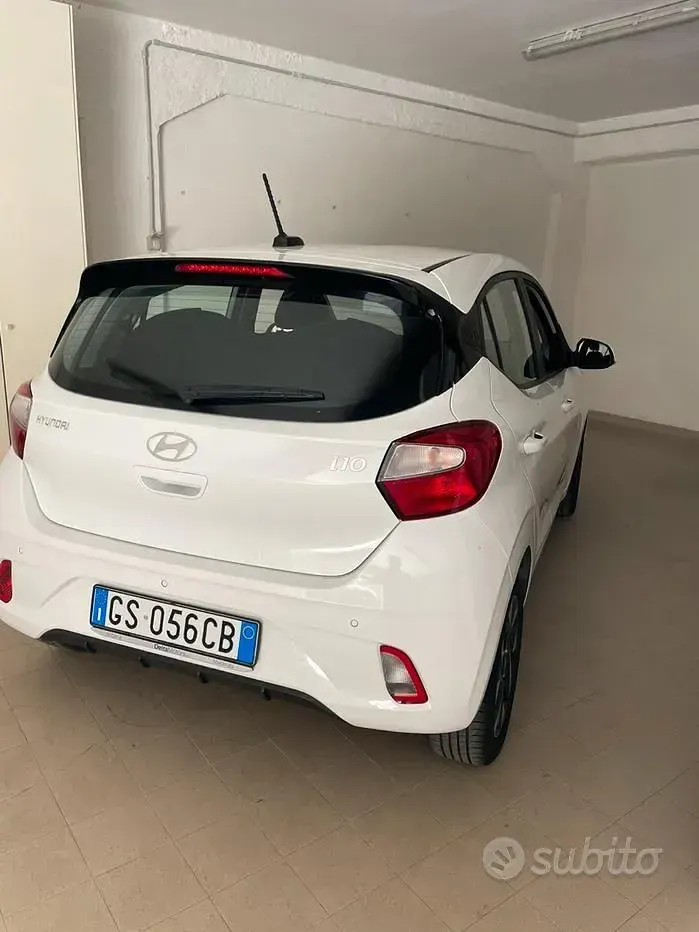 Usata Hyundai i10 67 CV (49 kW) 2023 Bianco Utilitaria