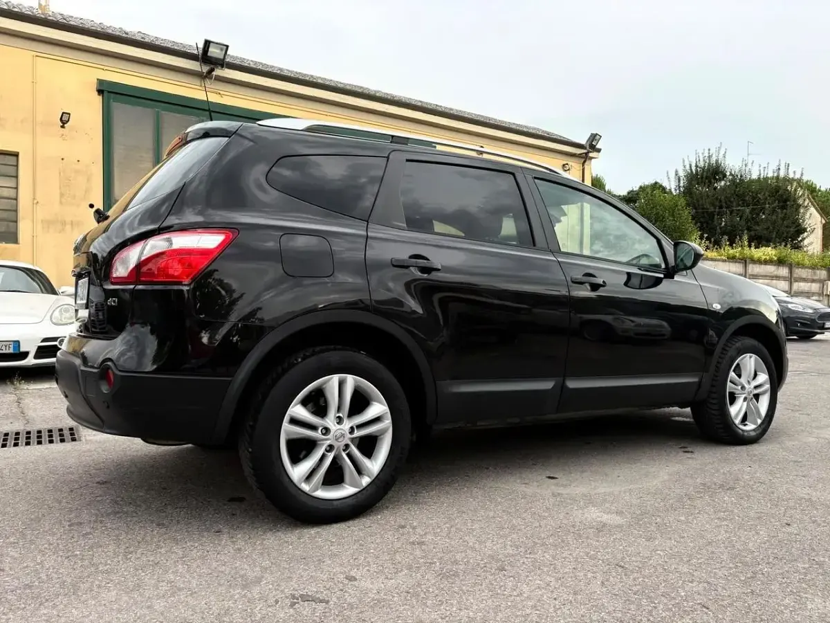 Usata Nissan Qashqai +2 Tekna 150 CV (110 kW) 2011 Nero SUV