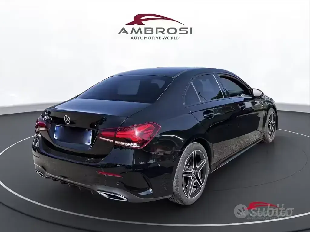 Usata Mercedes A200 Premium 150 CV (110 kW) 2022 Nero Utilitaria