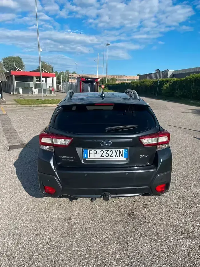 Usata Subaru XV Style 114 CV (83 kW) 2018 Grigio SUV