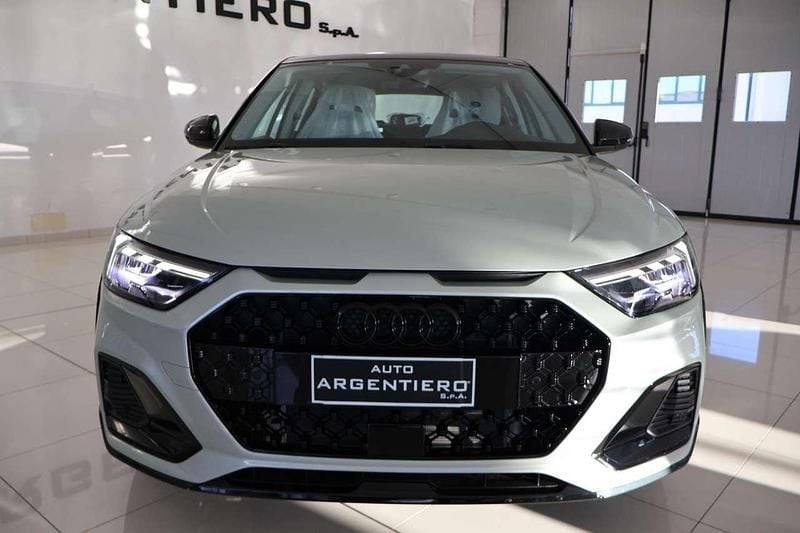 Nuevo Audi A1 Ambiente 116 CV (85 kW) 2026 Plateado SUV