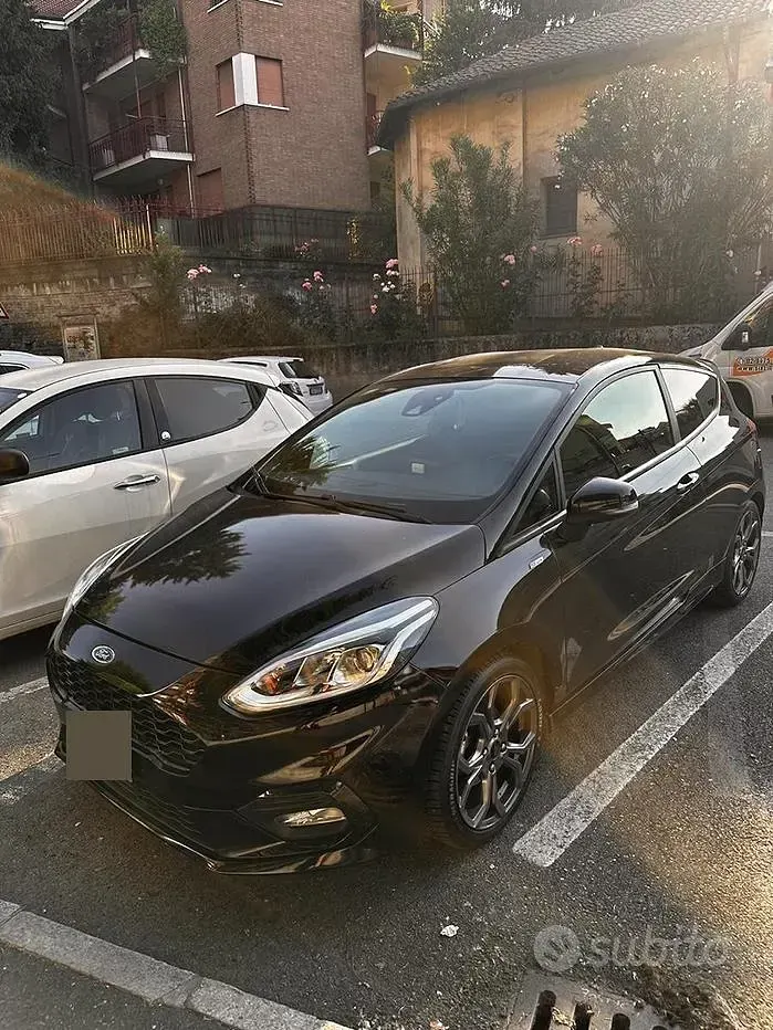 Usata Ford Fiesta ST-Line 100 CV (73 kW) 2017 Nero Utilitaria