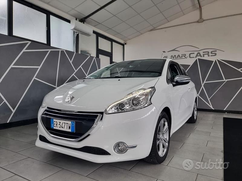 Usata Peugeot 208 Allure 82 CV (60 kW) 2013 Bianco Utilitaria