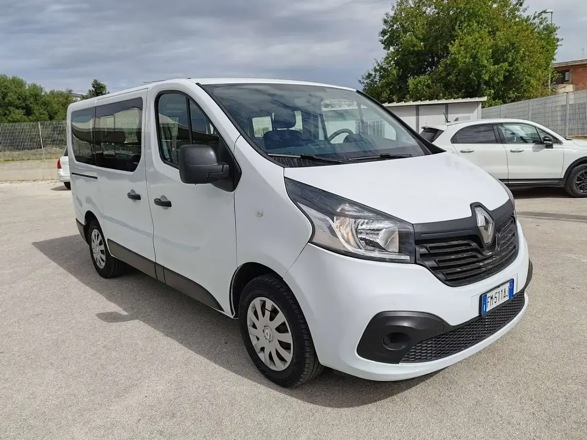 Usata Renault Trafic Komfort 125 CV (91 kW) 2017 Bianco Monovolume