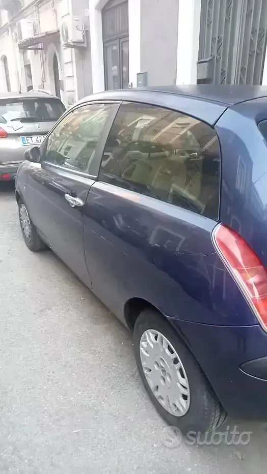 Usata Lancia Ypsilon 80 CV (58 kW) 2004 Blu Utilitaria