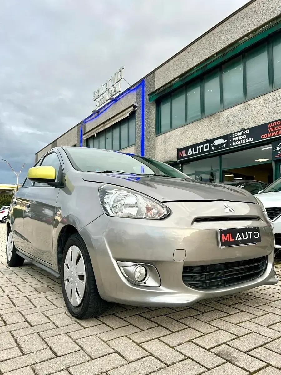 Usata Mitsubishi Space Star Intense 69 CV (50 kW) 2015 Grigio Utilitaria