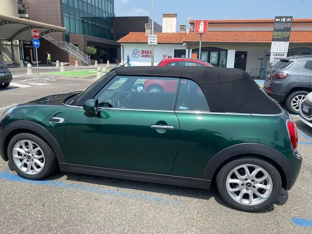 Usata Mini Cooper Cabriolet 136 CV (100 kW) 2016 Verde Cabrio