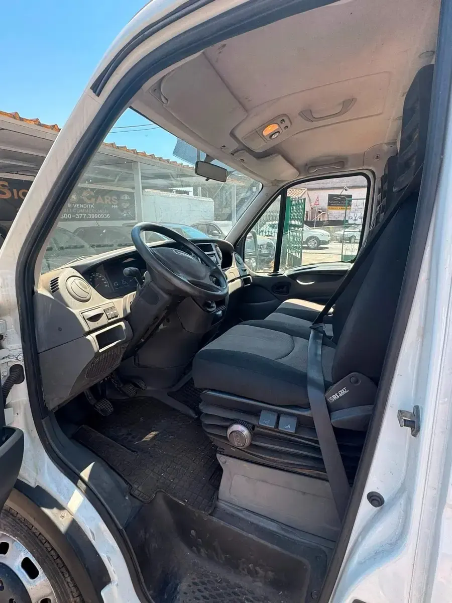 Usata Iveco Daily 145 CV (106 kW) 2012 Bianco Berlina