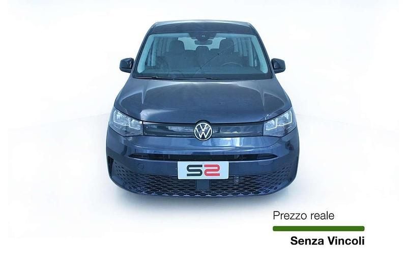Usata VW Caddy Maxi 122 CV (89 kW) 2024 Blu/azzurro Monovolume