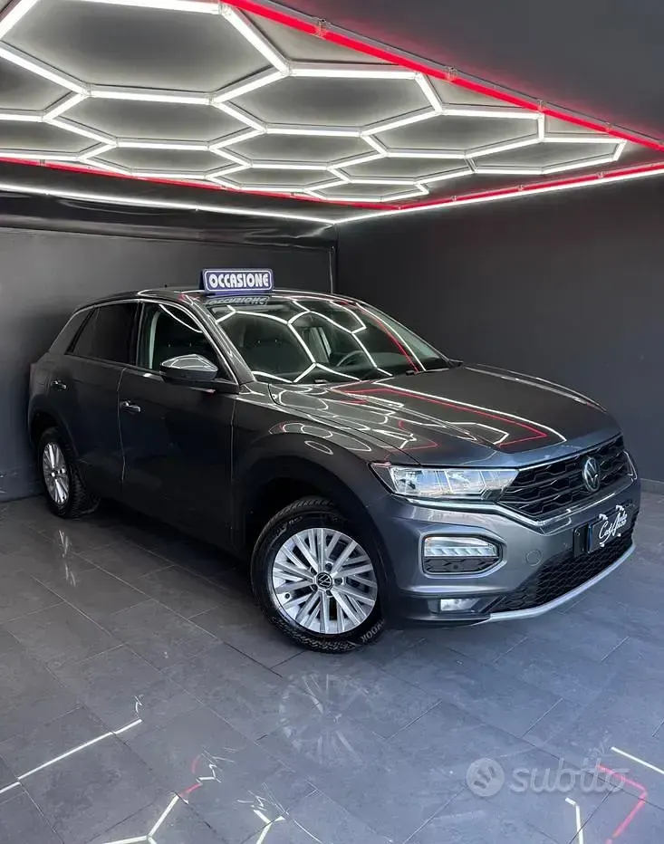 Usata VW T-Roc Advance 116 CV (85 kW) 2020 Grigio SUV
