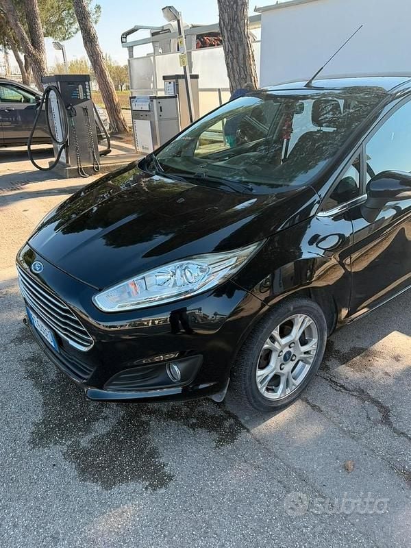 Usata Ford Fiesta Titanium 75 CV (55 kW) 2016 Nero Berlina