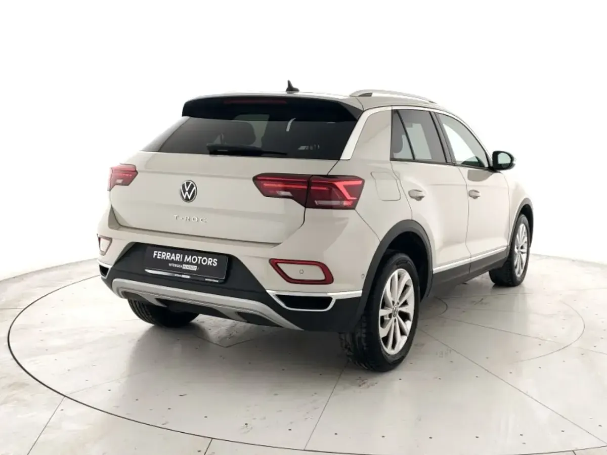 Begagnad VW T-Roc Life 150 HK (110 kW) 2022 Vit SUV