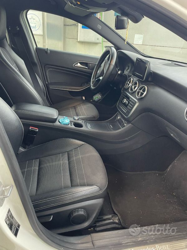 Usata Mercedes A200 136 CV (100 kW) 2014 Bianco Berlina
