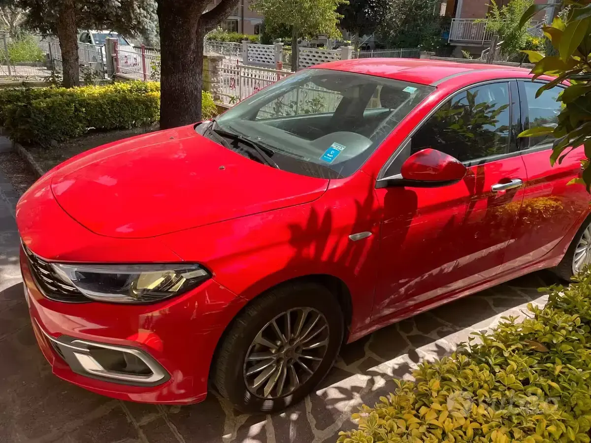 Usata Fiat Tipo 100 CV (73 kW) 2021 Rosso Berlina
