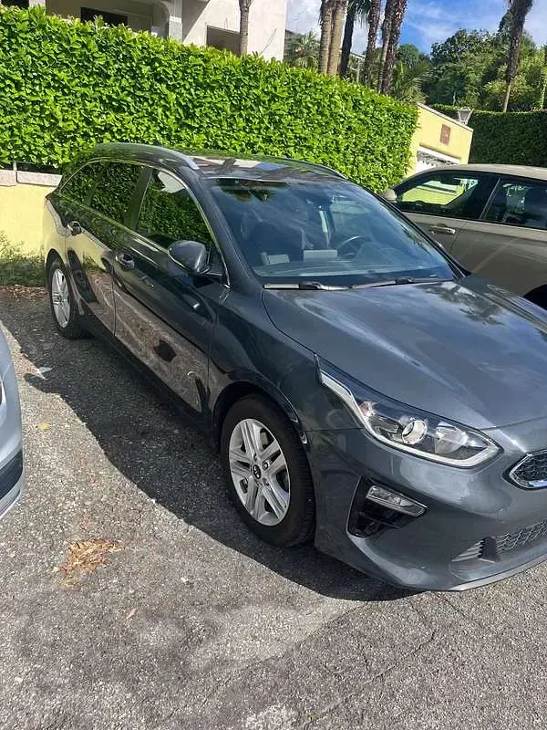 Usata Kia Ceed Sportswagon 120 CV (88 kW) 2019 Grigio Station wagon