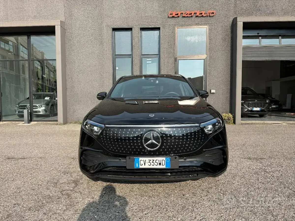 Usata Mercedes EQA250+ AMG Line Premium 94 kW (129 CV) 2024 Nero SUV