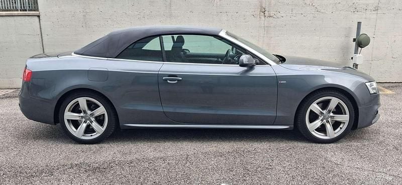 Usata Audi A5 Cabriolet Ambiente 190 CV (139 kW) 2015 Grigio Cabrio