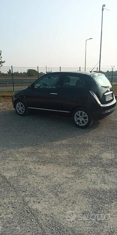 Nero Usata 2007 Lancia Ypsilon Due volumi | 2500 € - Immagine 1/4
