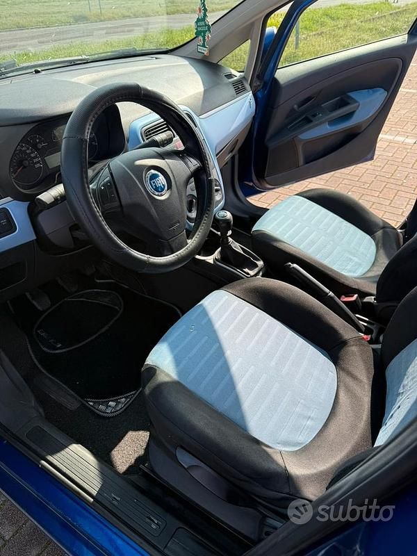 Usata Fiat Grande Punto 2005 Blu Utilitaria