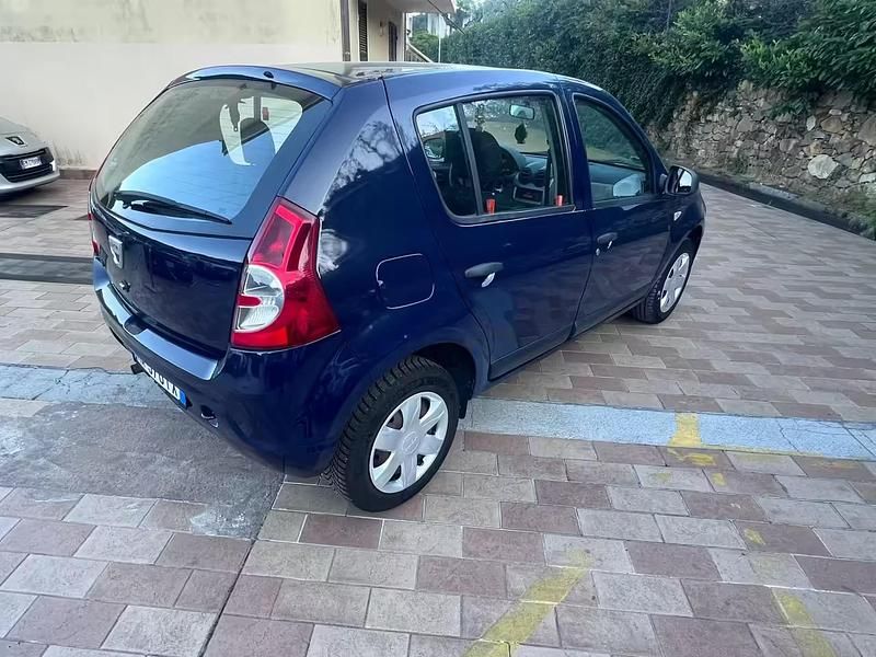 Usata Dacia Sandero 75 CV (55 kW) 2011 Blu Berlina