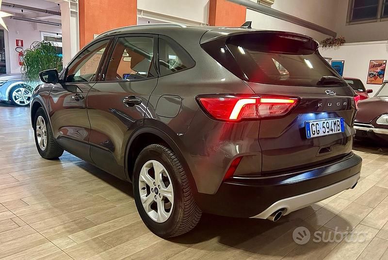 Usata Ford Kuga ST-Line 120 CV (88 kW) 2022 Grigio SUV
