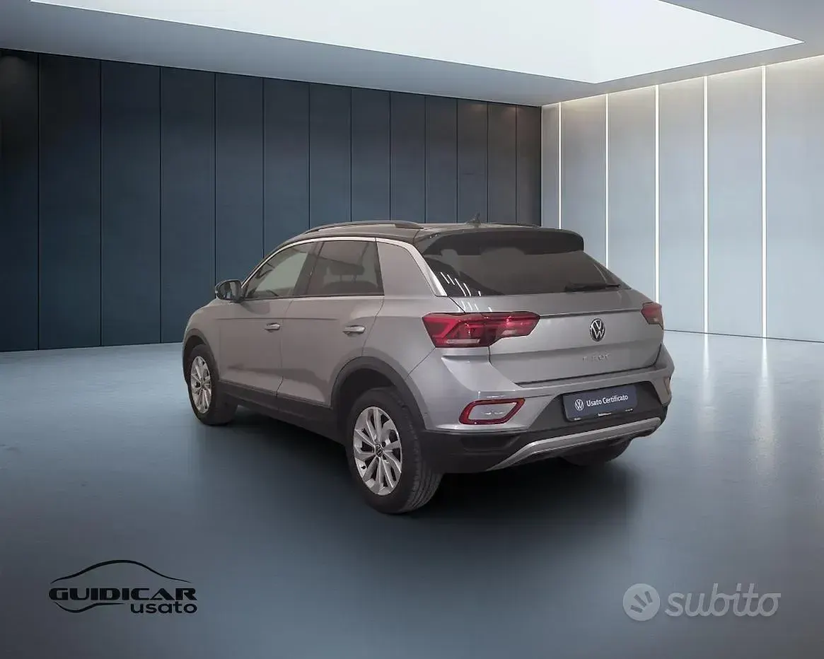 Usata VW T-Roc Edition 116 CV (85 kW) 2024 Grigio metallizzato chiaro SUV