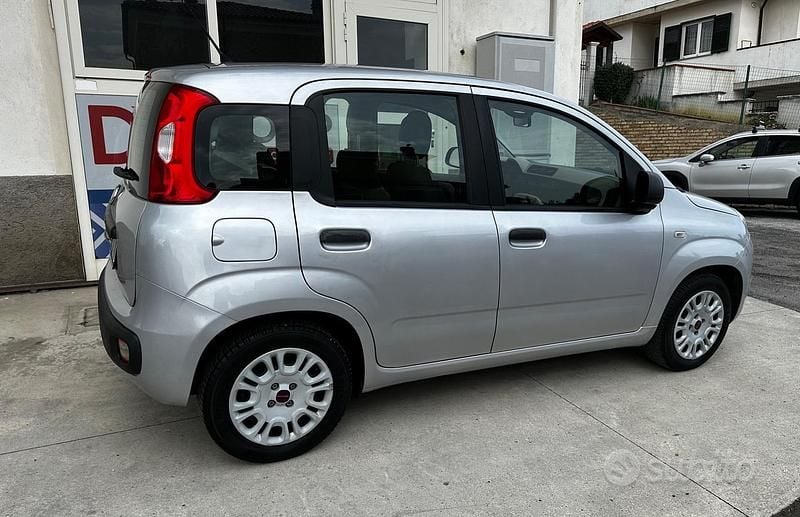 Usata Fiat Panda Lounge 69 CV (50 kW) 2016 Grigio Utilitaria