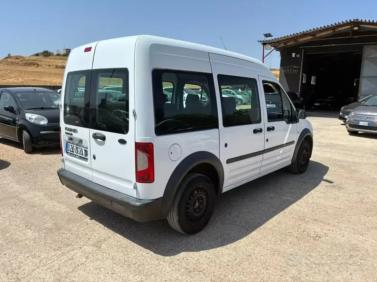 Usata Ford Transit Connect 90 CV (66 kW) 2009 Bianco Monovolume