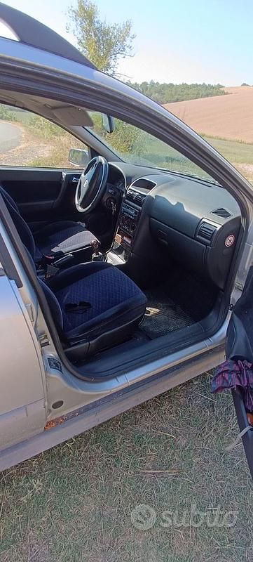 Usata Opel Astra 82 CV (60 kW) 2000 Grigio Station wagon