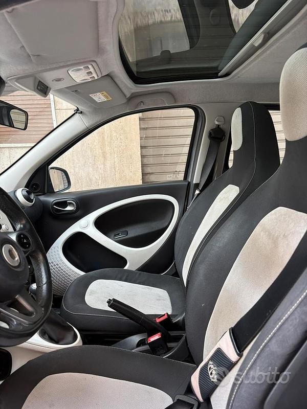 Begagnad Smart ForFour 2015 Grå Halvkombi