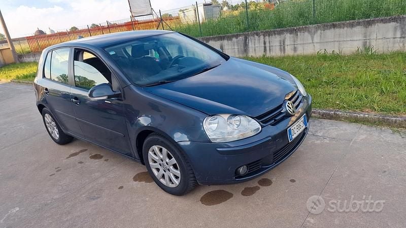 Usata VW Golf IV 105 CV (77 kW) 2006 Blu Berlina
