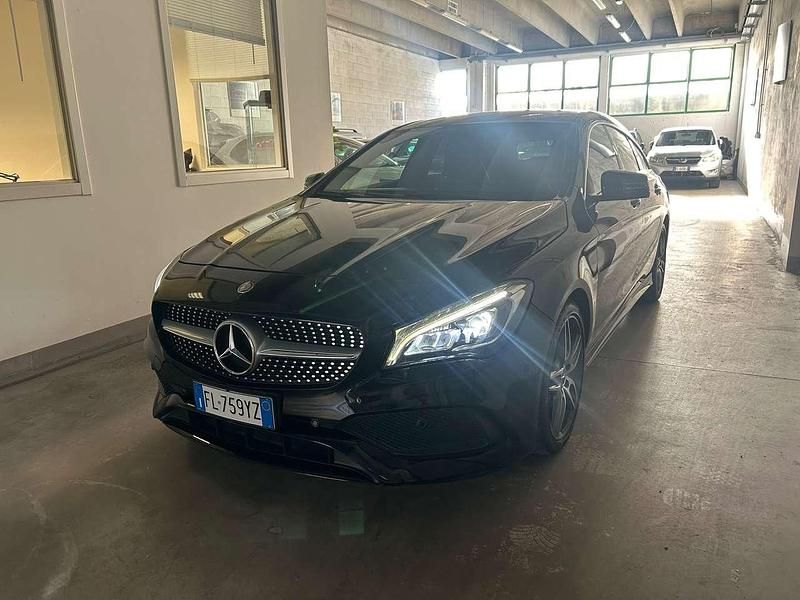 Usata Mercedes CLA220 Shooting Brake Night 177 CV (130 kW) 2017 Nero Station wagon