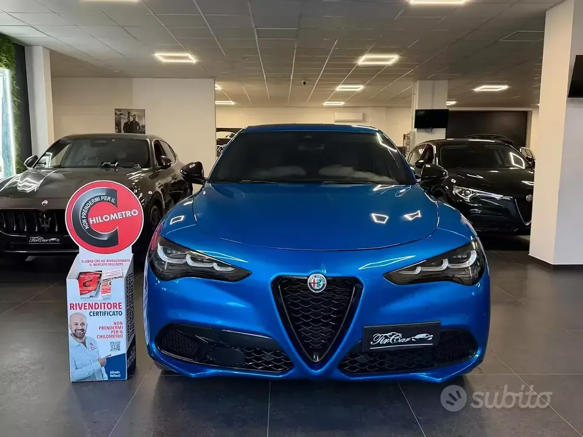 Usata Alfa Romeo Stelvio Veloce 209 CV (153 kW) 2023 Bluazzurro SUV