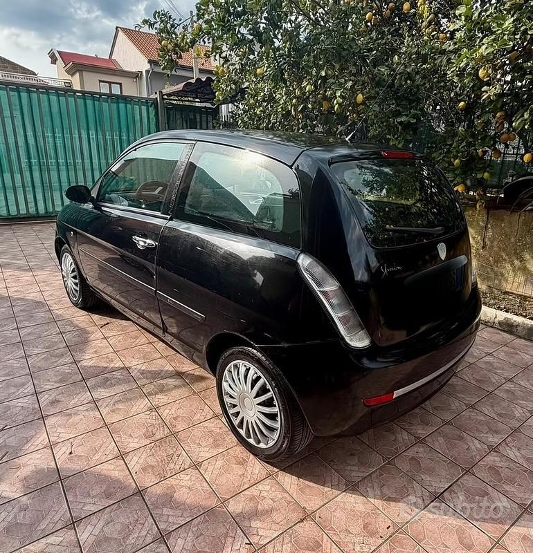Usata Lancia Ypsilon 2006 Utilitaria