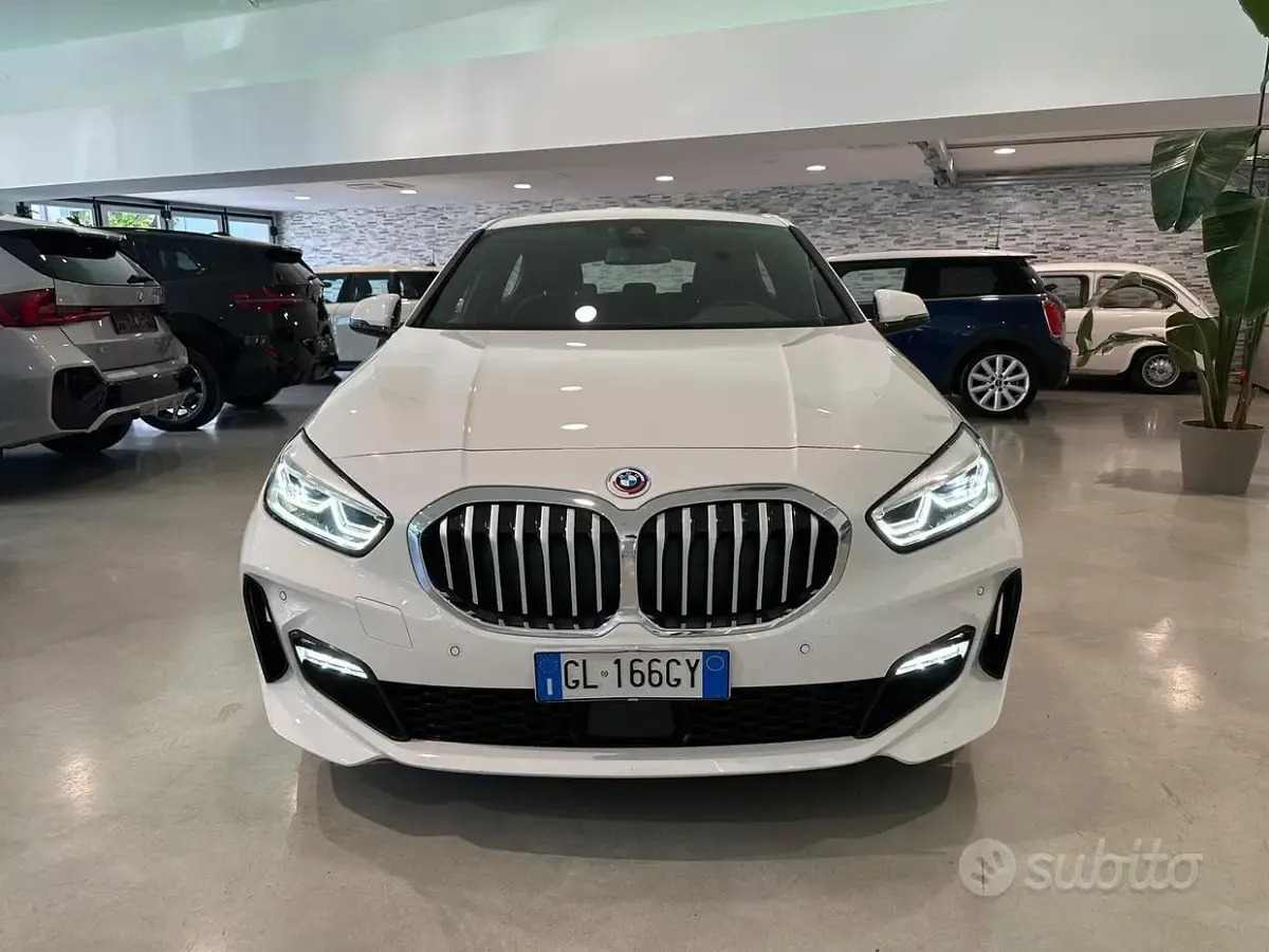 Usata BMW 116 M Sport 116 CV (85 kW) 2022 Bianco Utilitaria