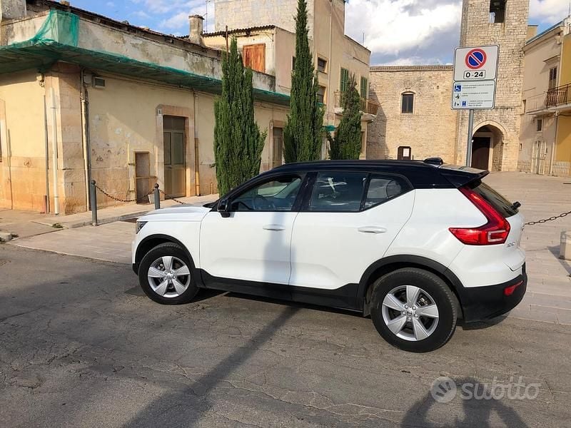 Usata Volvo XC40 Momentum 150 CV (110 kW) 2019 Bianco SUV