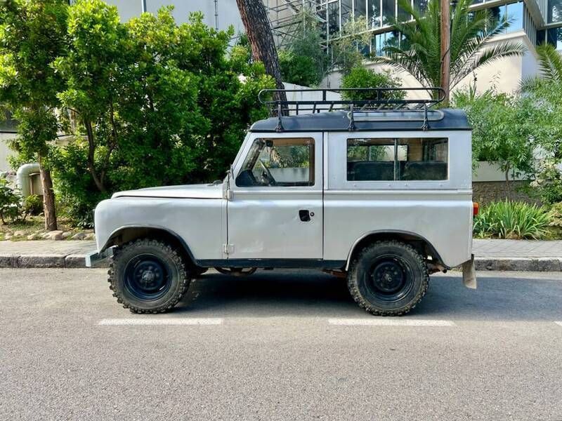 Bianco Usata 1982 Land Rover 88 SUV | 7800 € - Immagine 1/4