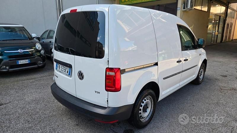 Usata VW Caddy Highline 102 CV (75 kW) 2018 Bianco Monovolume